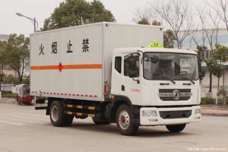 东风 多利卡D9 195马力 6.8米杂项危险物品厢式运输车(国六)