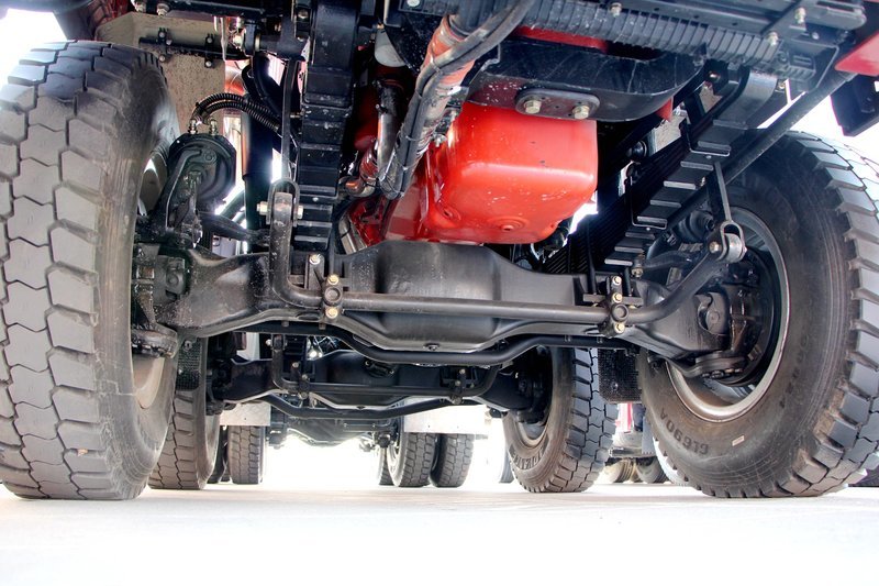 陕汽康明斯 德龙x3000 600马力 8x8 大件牵引车(sx4508) 底盘