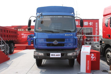 东风柳汽 乘龙609中卡 190马力 4X2 7.7米厢式载货车(LZ5160XXYRAS)