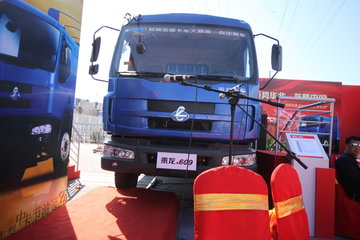 东风柳汽 乘龙609中卡 220马力 6X2 9.6米厢式载货车(LZ5200XXYRCS)