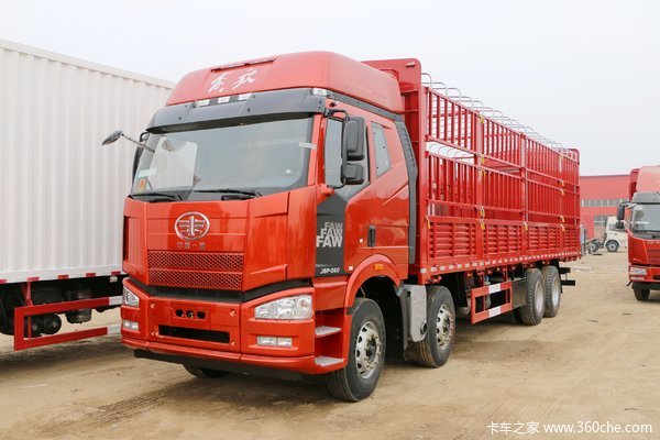 一汽解放 J6P重卡 350马力 8X4 9.5米仓栅式载货车(CA5310CCYP66K2L7T4E5)