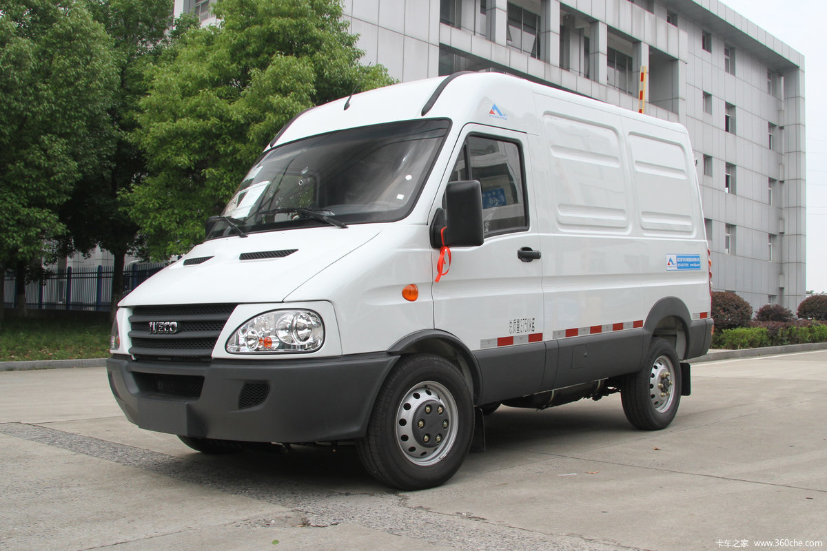 南京依维柯 Turbo Daily V36 129马力 2.12米冷藏车(康飞牌)