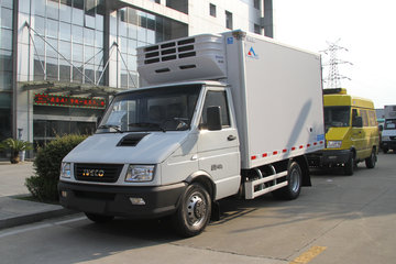 南京依维柯 Turbo Daily X45 129马力 4X2 3.5米冷藏车(康飞牌)(KFT5041XLC55)