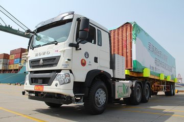 中国重汽 HOWO T5G重卡 25T 6X4 纯电动牵引车(ZZ4257V384GZ1BEV)374.65kWh