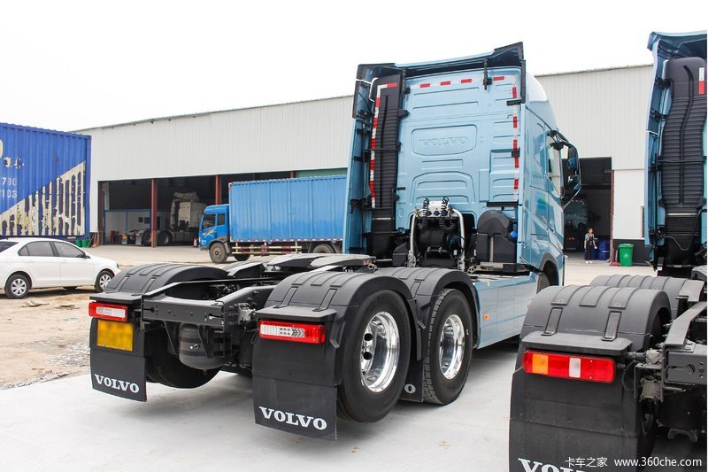 【图】沃尔沃 新fh重卡 540马力 6x2r牵引车(fh540 62t b)_实拍图片