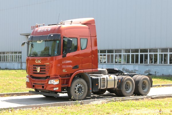 联合卡车 U480重卡 480马力 6X4危险品牵引车(QCC4252D654W)