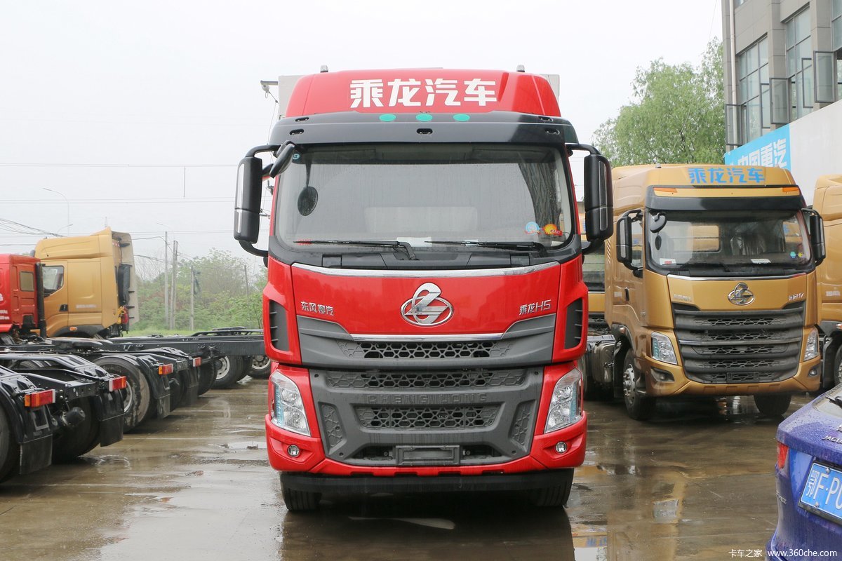 东风柳汽 乘龙H5中卡 220马力 4X2 9.8米排半翼开厢式载货车