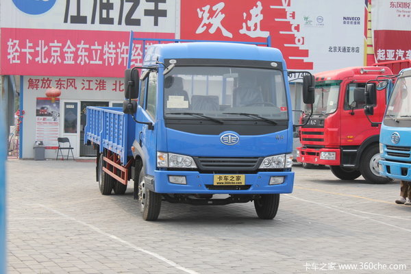 青岛解放 赛龙II中卡 140马力 4X2 5.2米栏板载货车(CA1071P40K2L1EA81)
