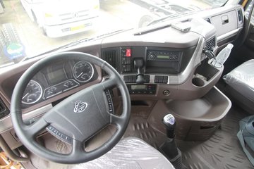 【东风柳汽 乘龙h7重卡 430马力 6x4 lng牵引车(lz4250m5db)驾驶室