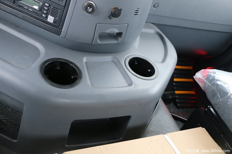 大运 n9重卡 远行版 500马力 6x4牵引车