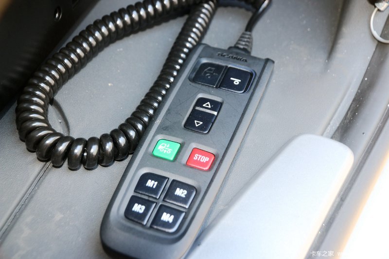 新r系列 斯堪尼亚 新r系列重卡 450马力 6x2牵引车(型号r450) 驾驶室