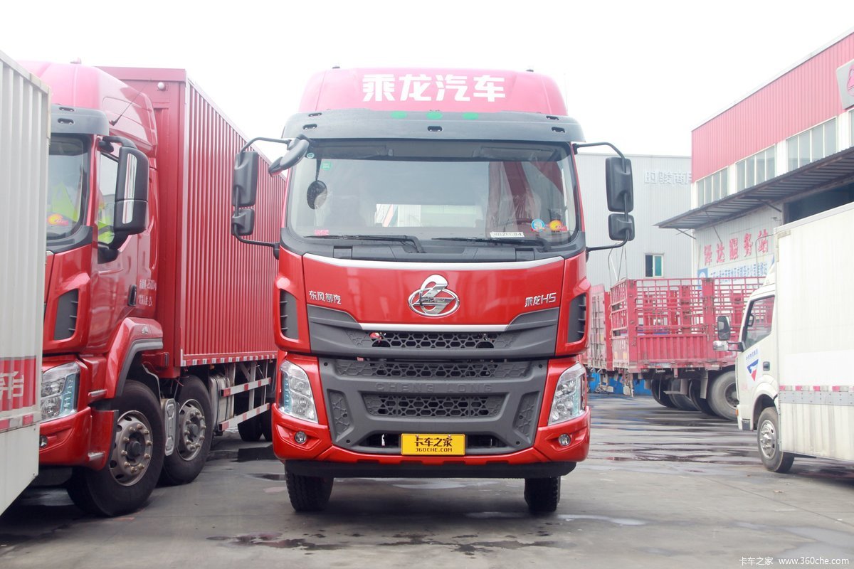 东风柳汽 乘龙H5中卡 220马力 6X2 7.8米厢式载货车