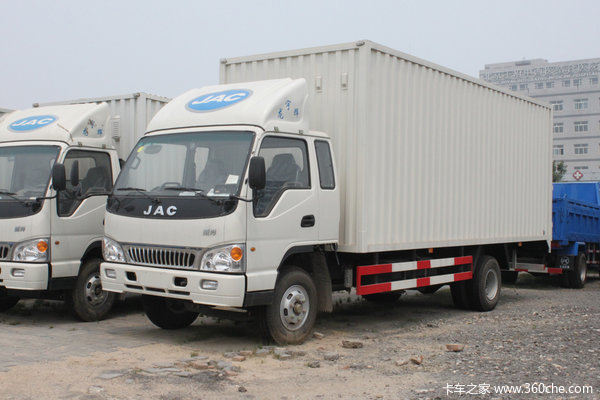 江淮 骏铃W530 160马力 4X2 6.8米排半厢式载货车(HFC5110XXYP81K1E1)