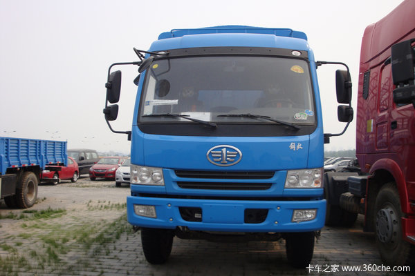 青岛解放 骏威(J5K)中卡 160马力 6X2 8.6米仓栅式载货车(CA5160XXYPK2L7T3EA80-1)