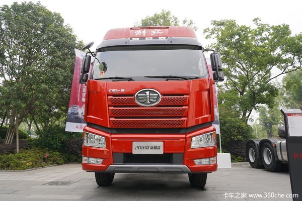 一汽解放 新J6P重卡 375马力 6X4 LNG牵引车(CA4250P66T1A1E24M5)