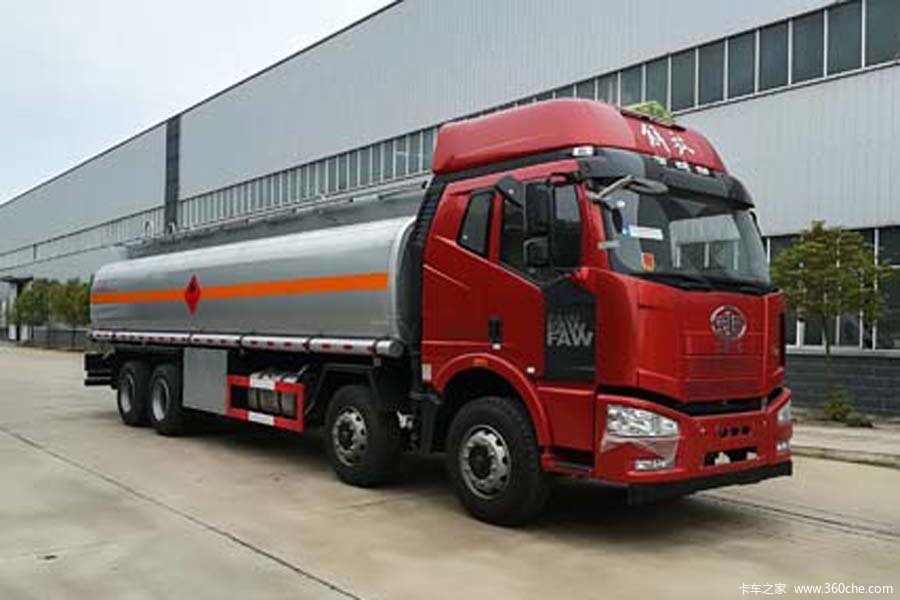 一汽解放 J6L 350马力 8X4 运油车(楚飞牌)