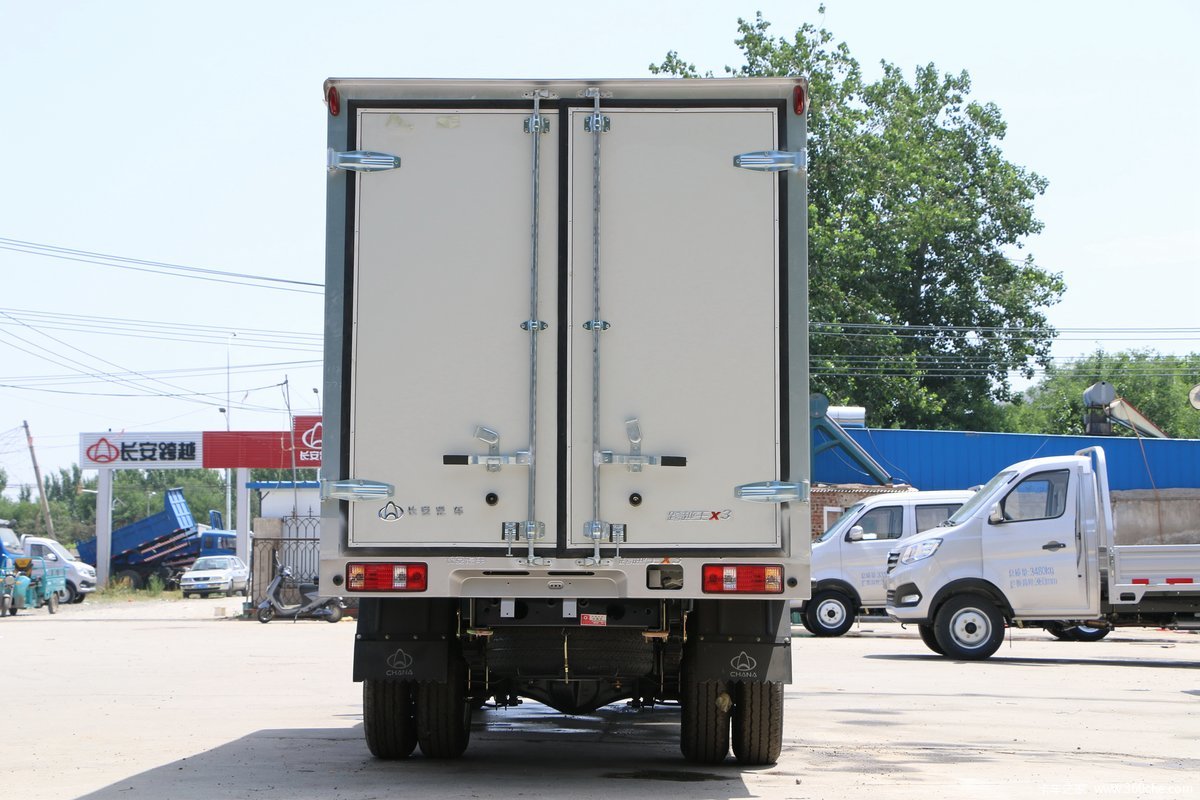 2米单排厢式小卡(sc5031xxyagd5h)>外观>长安跨越王x3 标准版 1.