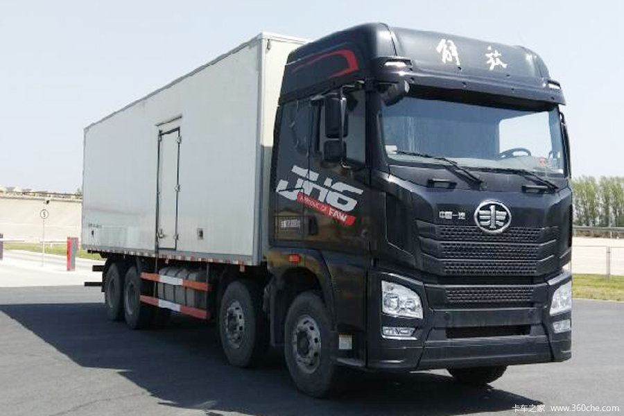 青岛解放 JH6 375马力 8X4 9.4米冷藏车