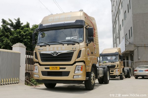 中国重汽 豪曼H5重卡 340马力 4X2牵引车(速比4.875)(ZZ4188K10EB0)