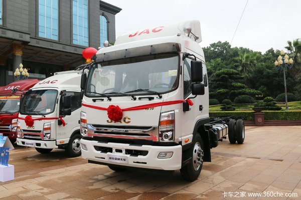 江淮 帅铃Q9 220马力 4X2 9.8米厢式载货车(国六)(HFC5181XXYB80K1E4S)
