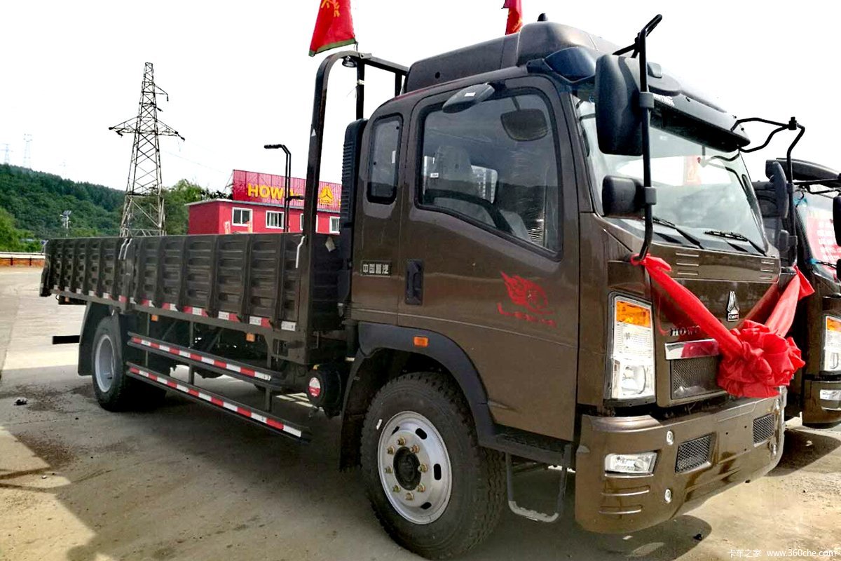 中国重汽HOWO 悍将 170马力 5.75米排半栏板载货车