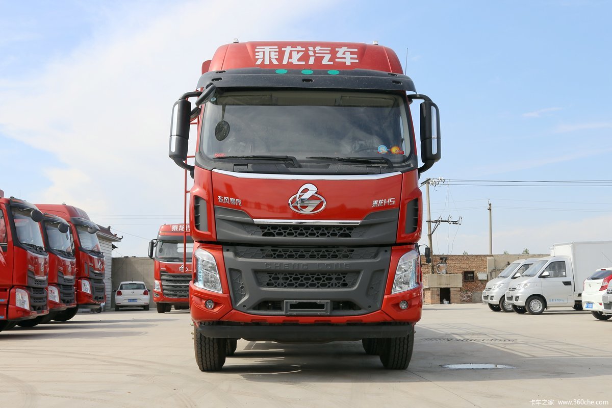 东风柳汽 乘龙H5中卡 220马力 6X2 7.8米仓栅式载货车