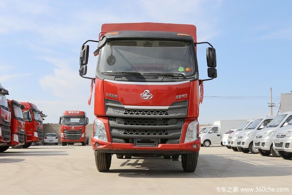 东风柳汽 新乘龙M3中卡 200马力 4X2 6.75米厢式载货车(LZ5160XXYM3AB)