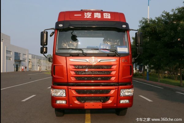 青岛解放 龙VH中卡 220马力 4X2 6.75米栏板载货车(CA1189PK2L2E5A80)