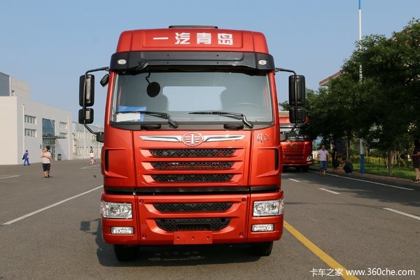 青岛解放 龙VH中卡 2.0版 220马力 4X2 6.75米栏板载货车(国六)(CA1180PK15L2E6A80)