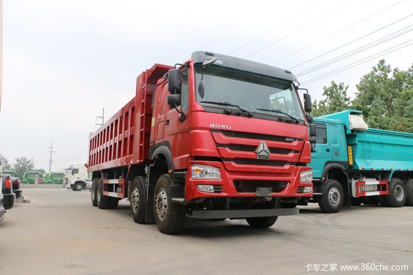 中国重汽 HOWO重卡 440马力 8X4 8米自卸车(ZZ3317N4267E1)