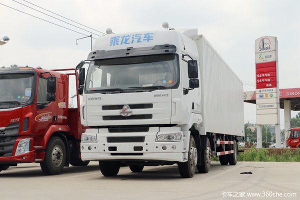 东风柳汽 乘龙M5重卡 270马力 6X2 9.6米厢式快递车(LZ5250XXYM5CB)