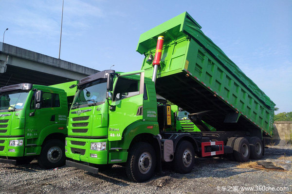 青岛解放 天v重卡 375马力 8x4 7.6米自卸车