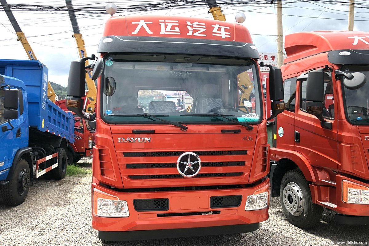 湖北大运 风驰 350马力 8X2 8米栏板载货车(国六)(高顶