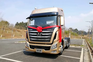 现代商用车 创虎XCIENT重卡 480马力 6X4牵引车(CHM4251KPQ49V)