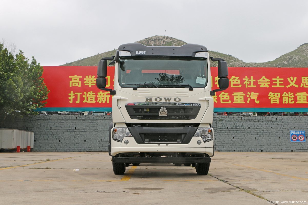 中国重汽 HOWO T5G重卡 280马力 6X2 7.8米仓栅式载货车