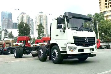 东风新疆 专底系列 245马力 6X2 9.6米栏板载货车(EQ1250GD5D) 卡车图片