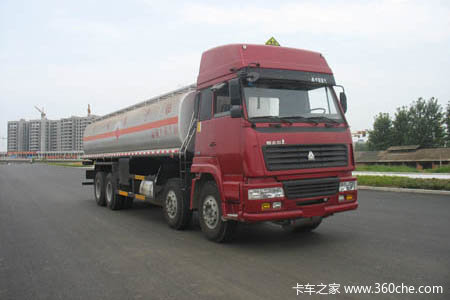 中国重汽 斯太尔王 266马力 8X4 油罐车(绿叶牌)(JYJ5311GJYC)
