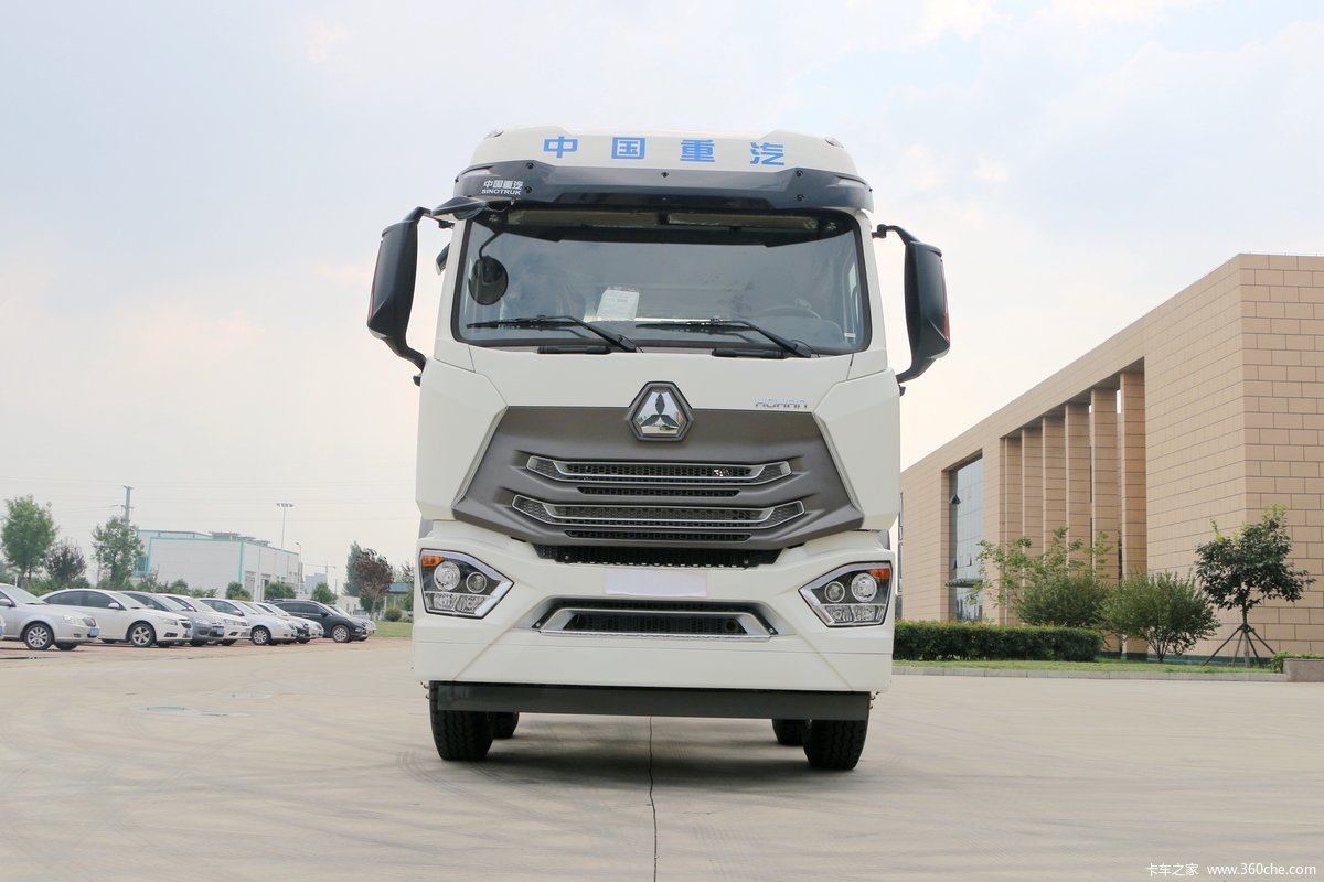 中国重汽 豪瀚N6G重卡 380马力 8X4 9.6米栏板载货车