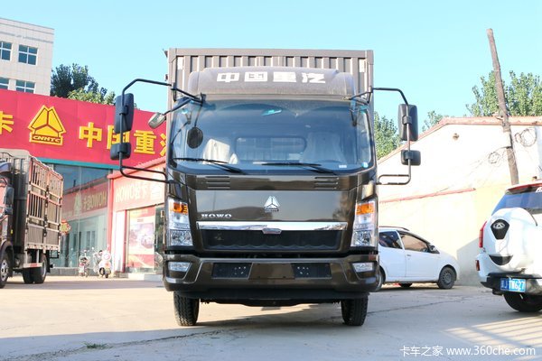 中国重汽HOWO 悍将 物流版 136马力 3.85米排半厢式轻卡(ZZ5047XXYF3315E145)