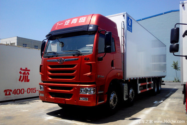 青岛解放 途V重卡 320马力 8X4 9.435米冷藏车(冰凌方)