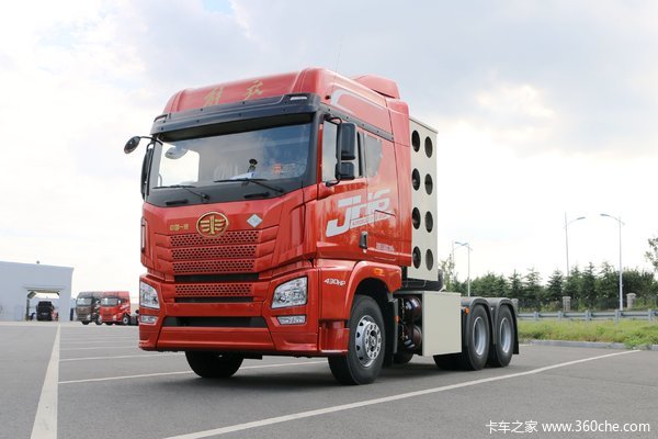 青岛解放 JH6重卡 430马力 6X4 CNG牵引车(CA4250P25K15T1NE5A80)