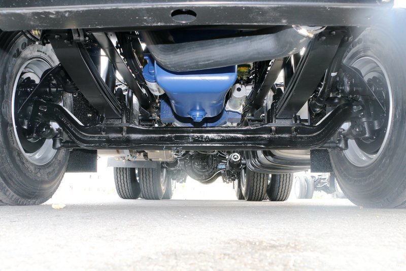 【图】青岛解放 天v重卡 430马力 6x4牵引车(435后桥)(ca4256p2k15t1