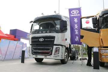 华菱 汉马H9重卡 410马力 6X4 LNG牵引车(高顶)(HN4250NGX41C9M5)