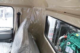 菱马H3 除尘车驾驶室                                               图片