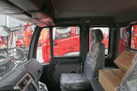 斯太尔M5G 载货车驾驶室                                               图片