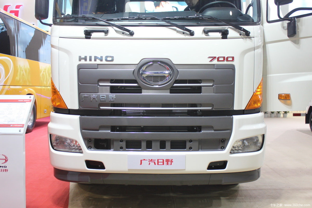 廣汽日野 700系列重卡 450馬力 6x4 牽引車(高頂)(yc4250ss3ek)