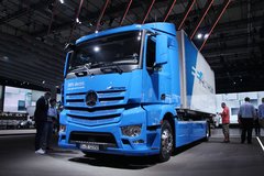 奔驰 新Actros 4X2电动冷藏车