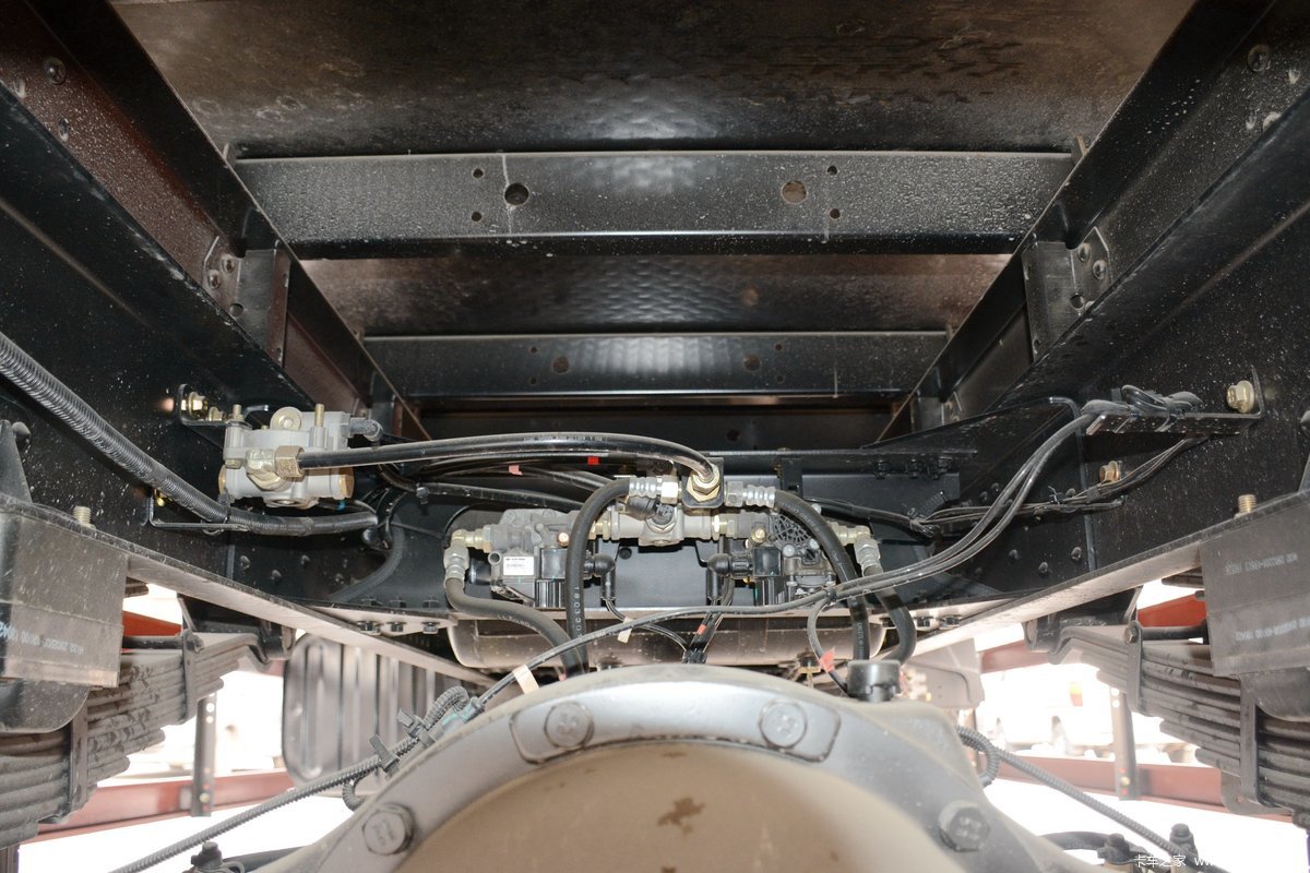 【图】东风商用车 天锦kr 180马力 4x2 5.8米排半仓栅式载货车(dfh516