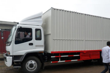 庆铃 FVR重卡 240马力 4X2 7.1米厢式载货车(QL5150XWQFR1J) 卡车图片