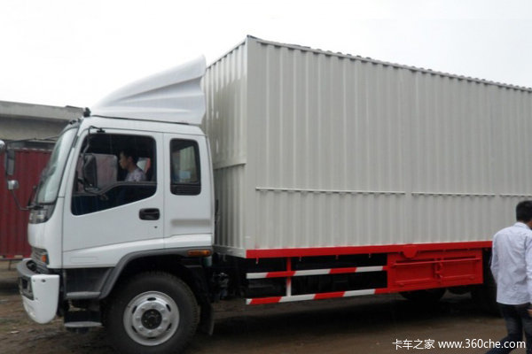 庆铃 FVR重卡 240马力 4X2 7.1米厢式载货车(QL5150XWQFR1J)